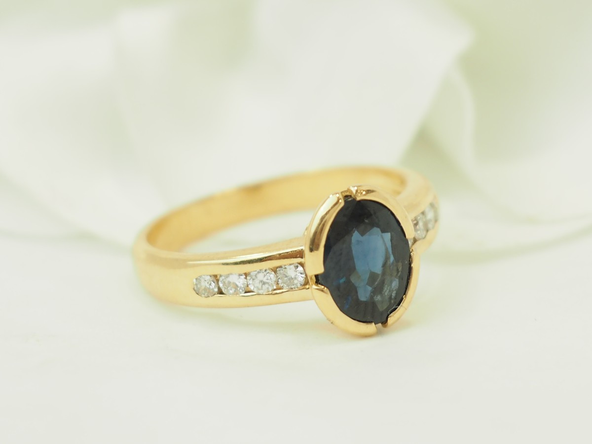 Bague en or jaune 18 carats, saphir 1,60 ct & diamants-photo-3