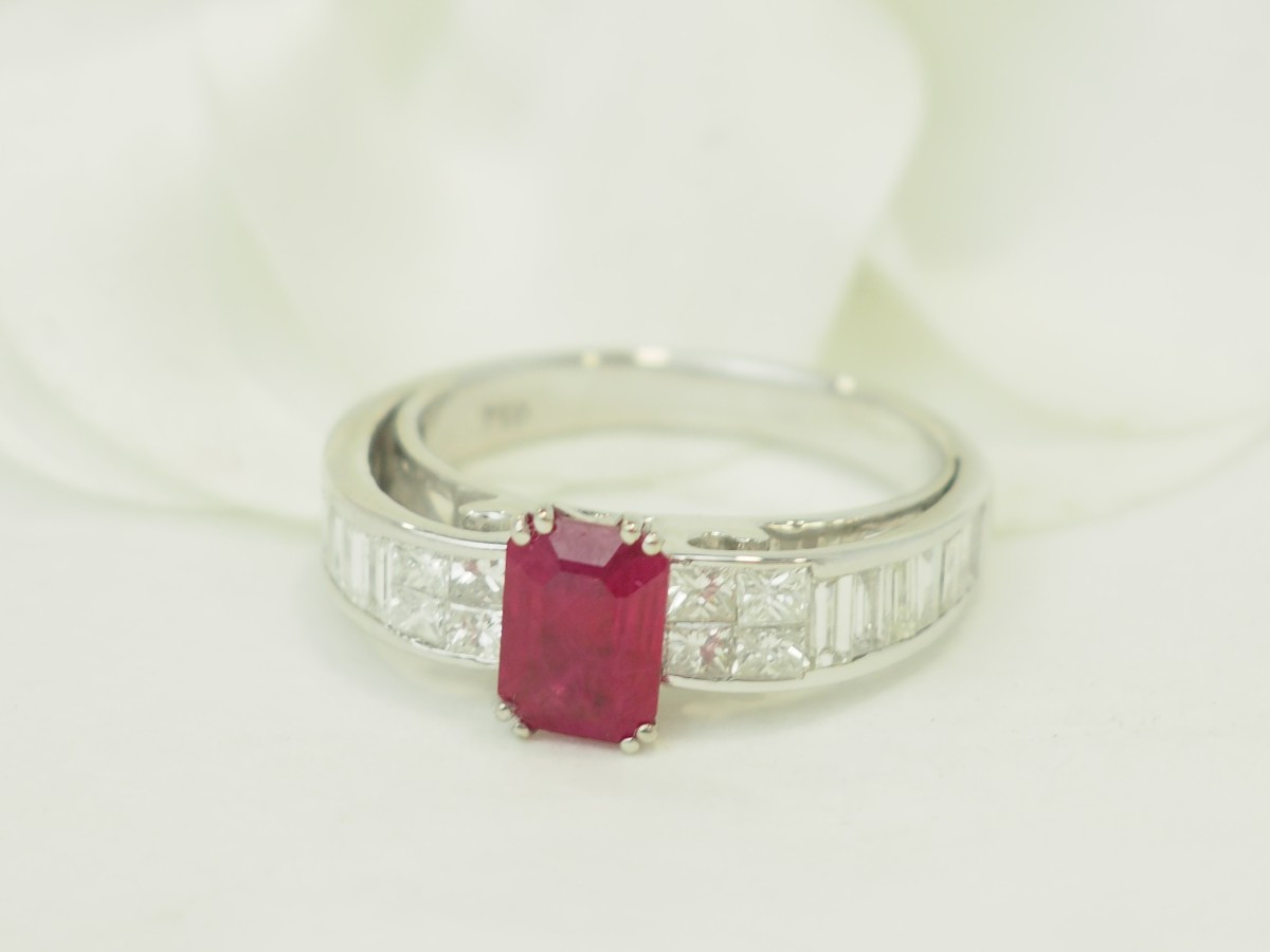 Bague en or blanc, rubis et diamants-photo-3