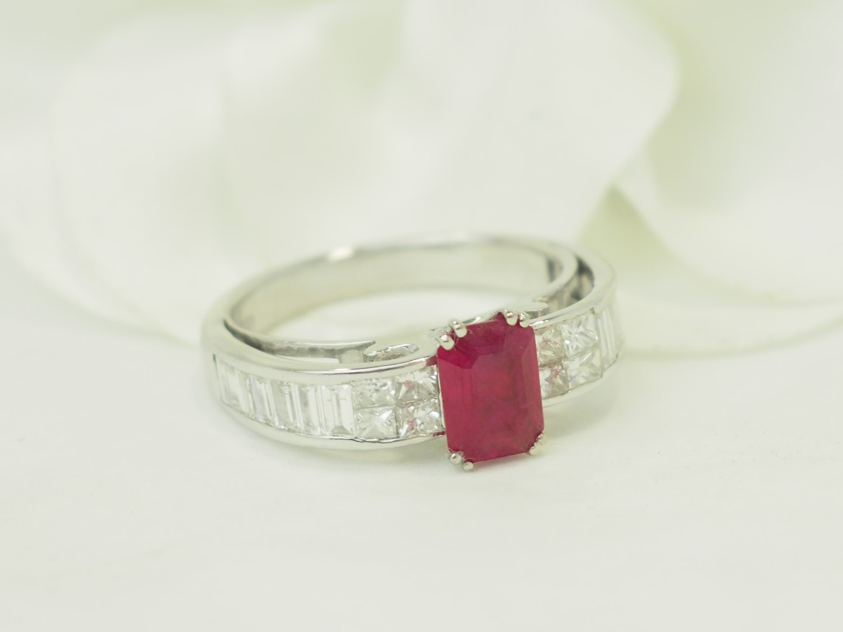 Bague en or blanc, rubis et diamants-photo-4