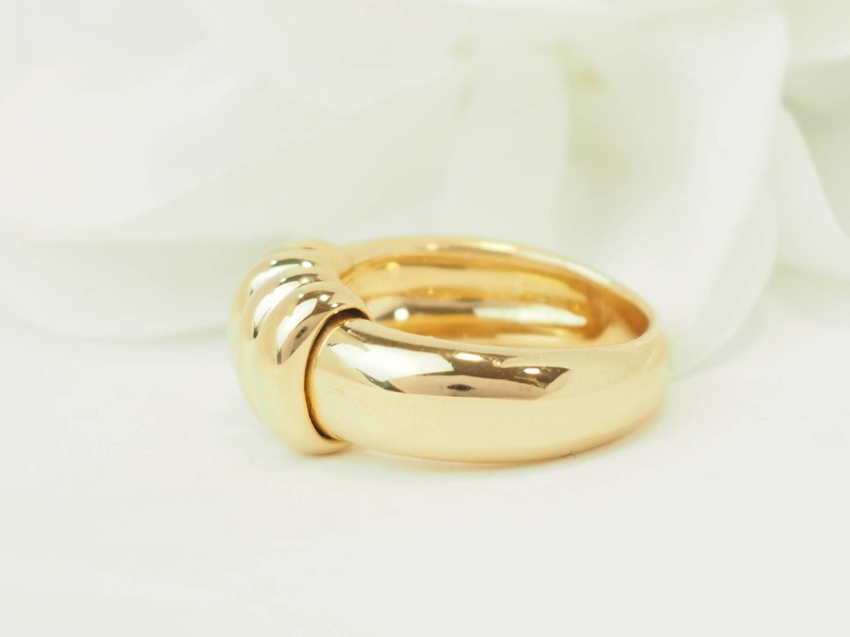 Vintage 18 Carat Yellow Gold And Diamond Ring - Sliding Top-photo-2