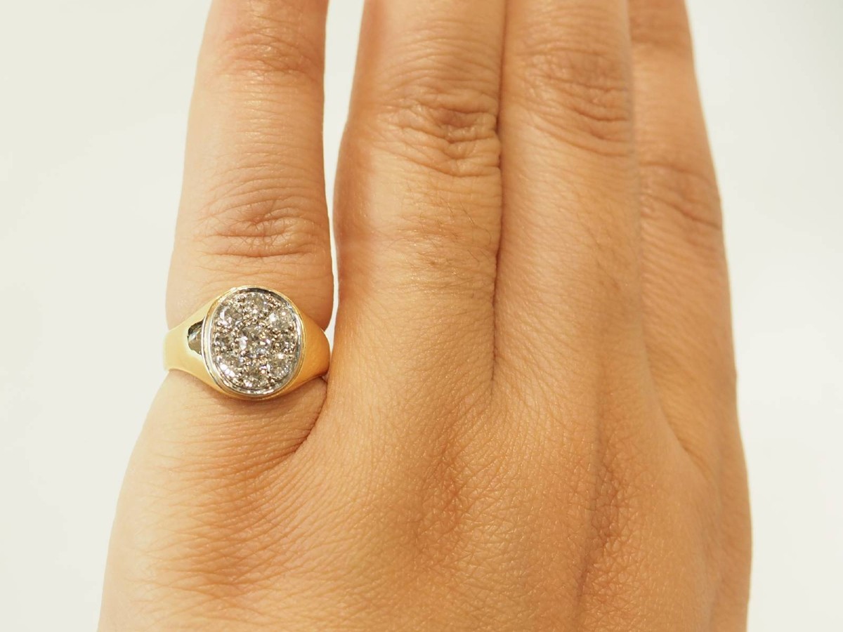 Yellow Gold And Diamond Signet Ring-photo-2