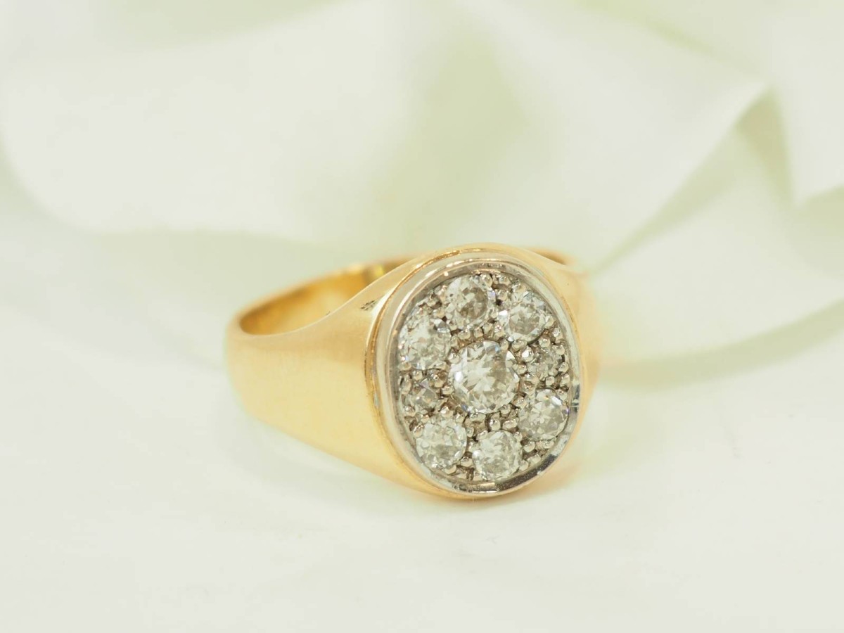 Yellow Gold And Diamond Signet Ring-photo-4