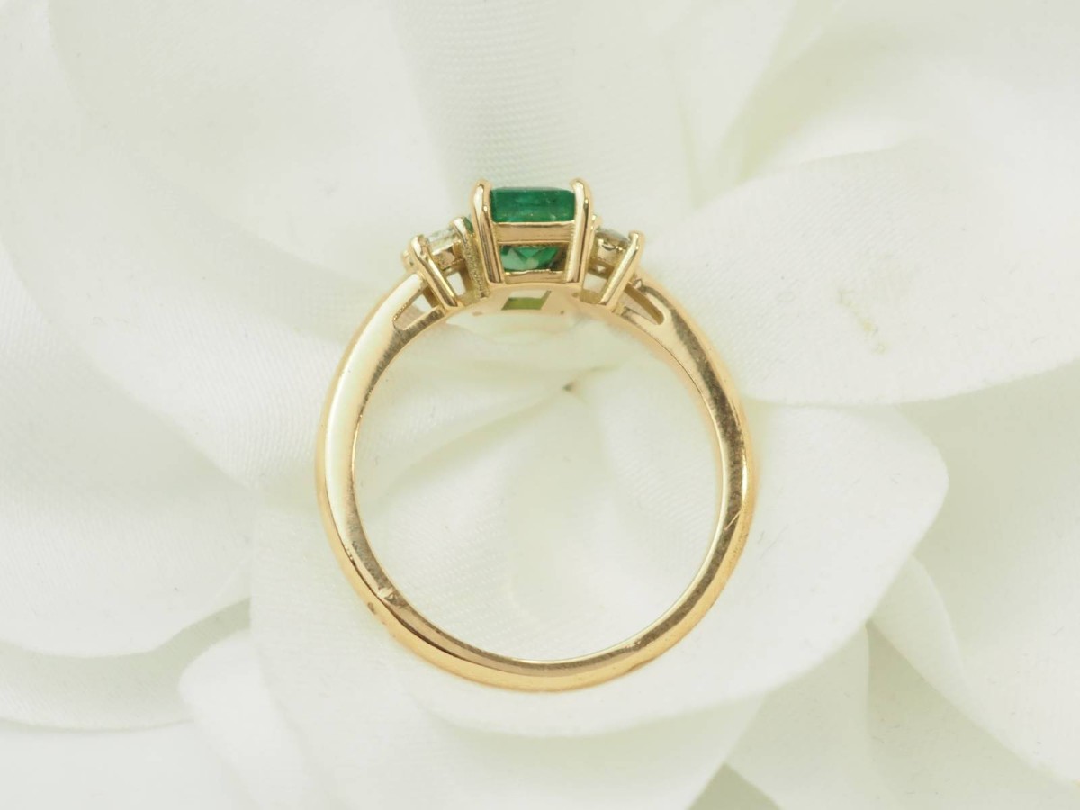 Ring Emerald 0,85ct Diamonds 18kt Yellow Gold-photo-3
