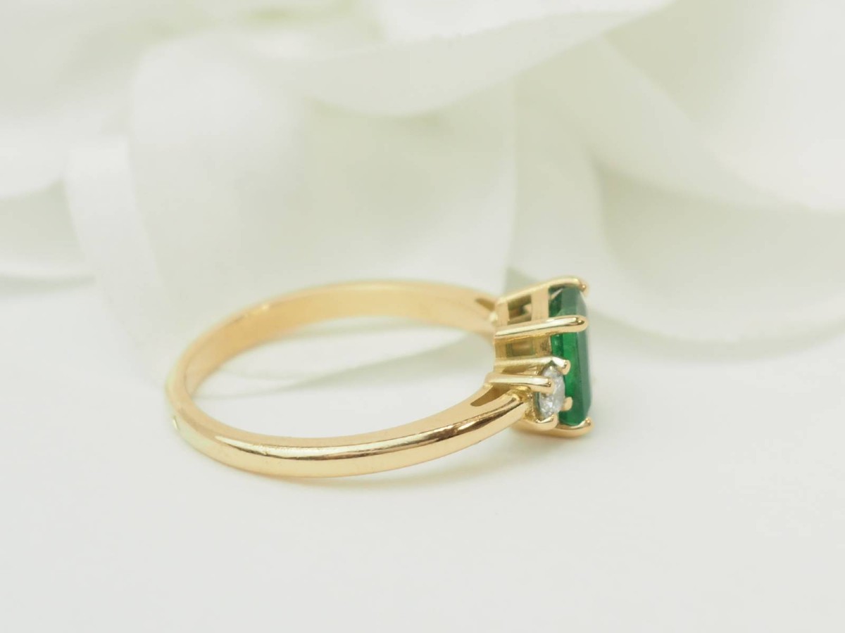 Ring Emerald 0,85ct Diamonds 18kt Yellow Gold-photo-4