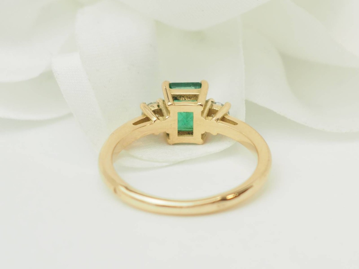 Ring Emerald 0,85ct Diamonds 18kt Yellow Gold-photo-5