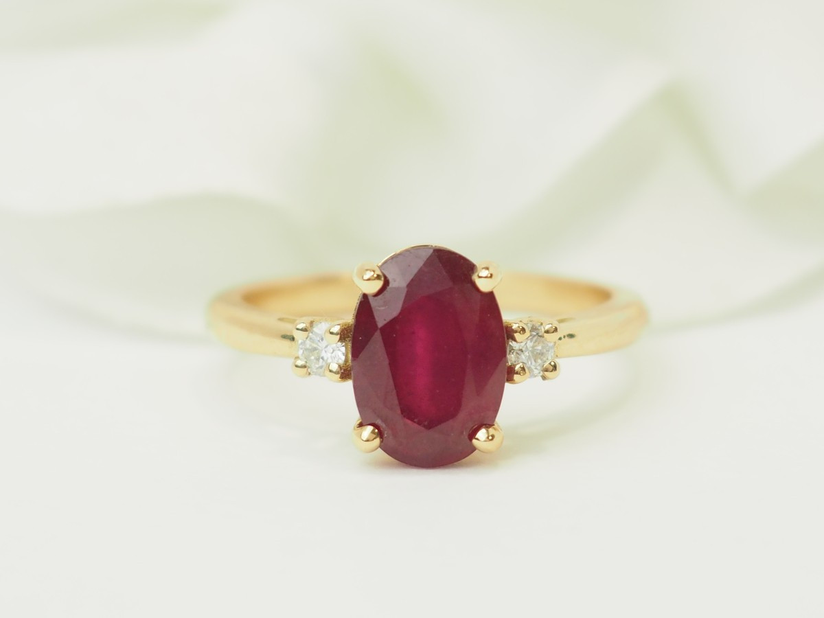 Ruby Ring 2.59ct E Vs Diamonds 18kt Yellow Gold