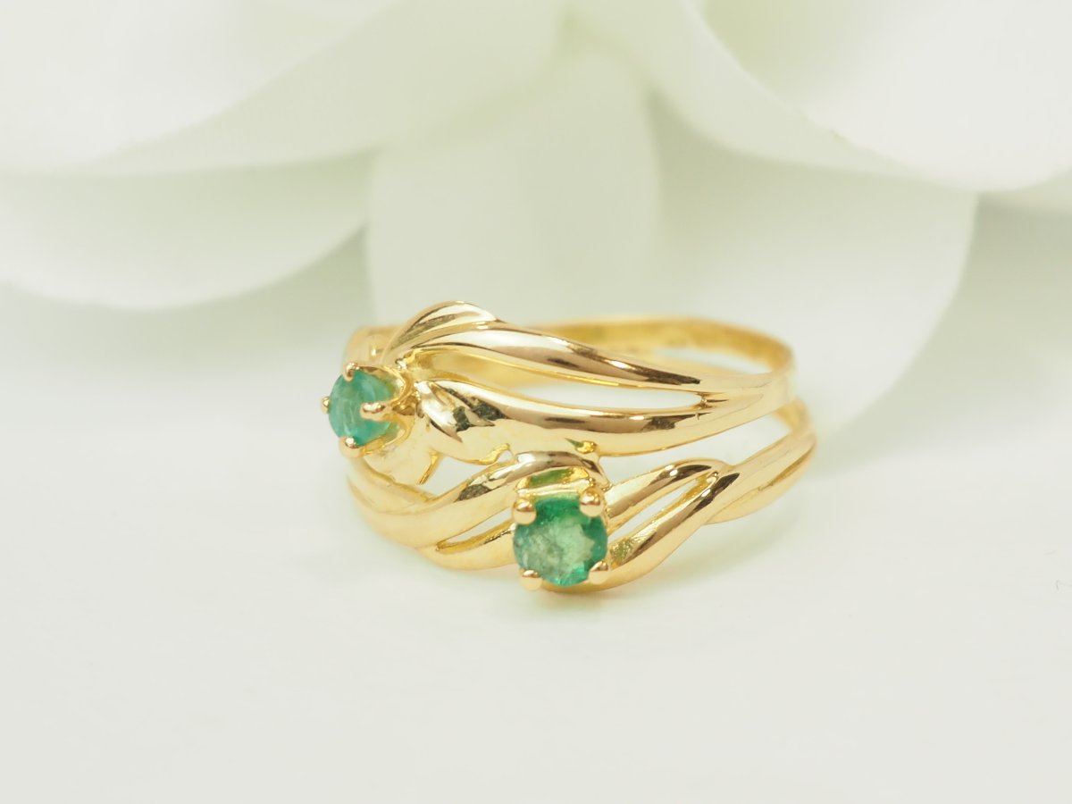 Bague vintage en or jaune 18 carats sertie de deux émeraudes naturelles -photo-1