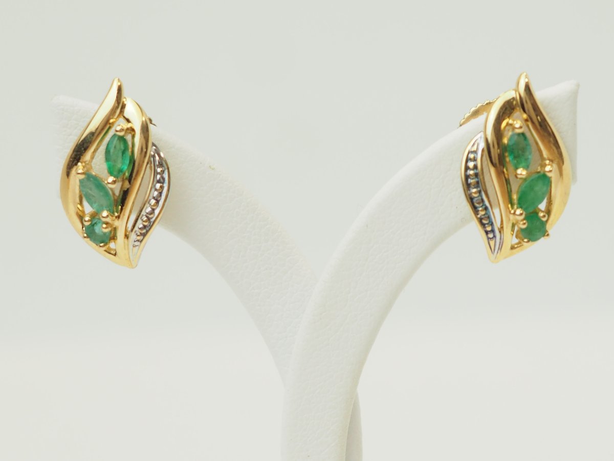 Boucles d'oreilles vintage en or jaune 18 carats et émeraudes naturelles-photo-3