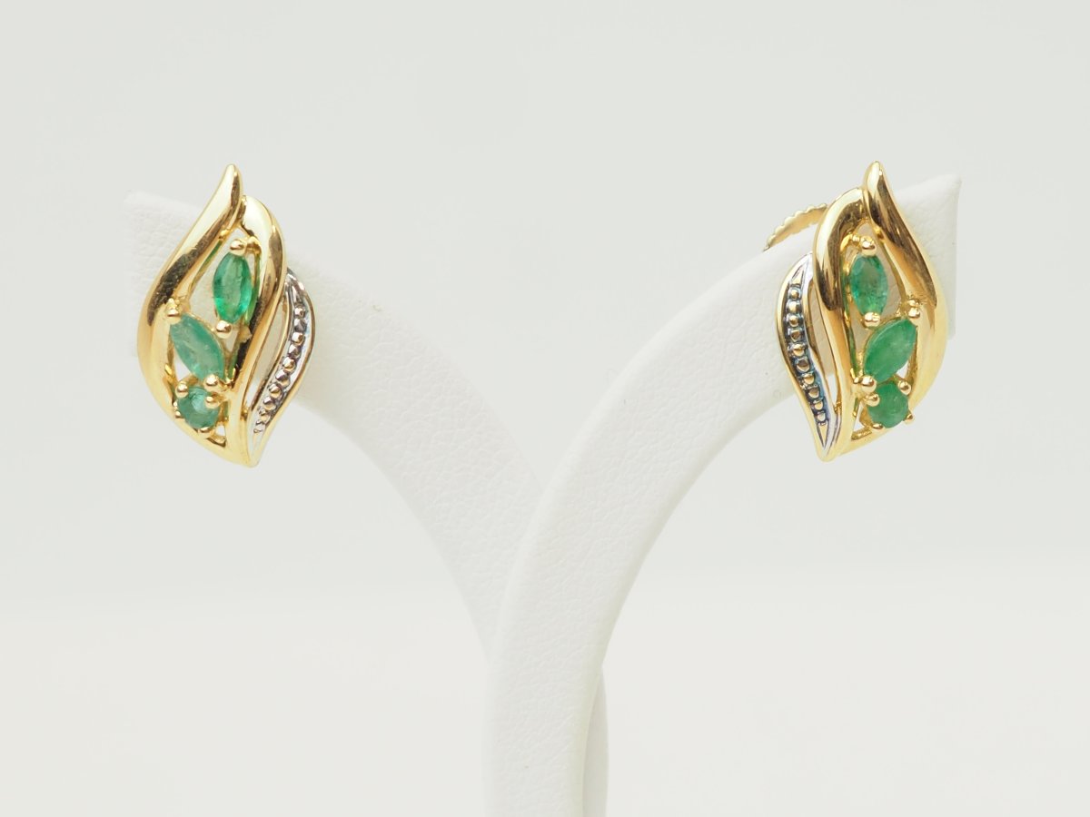 Boucles d'oreilles vintage en or jaune 18 carats et émeraudes naturelles-photo-1