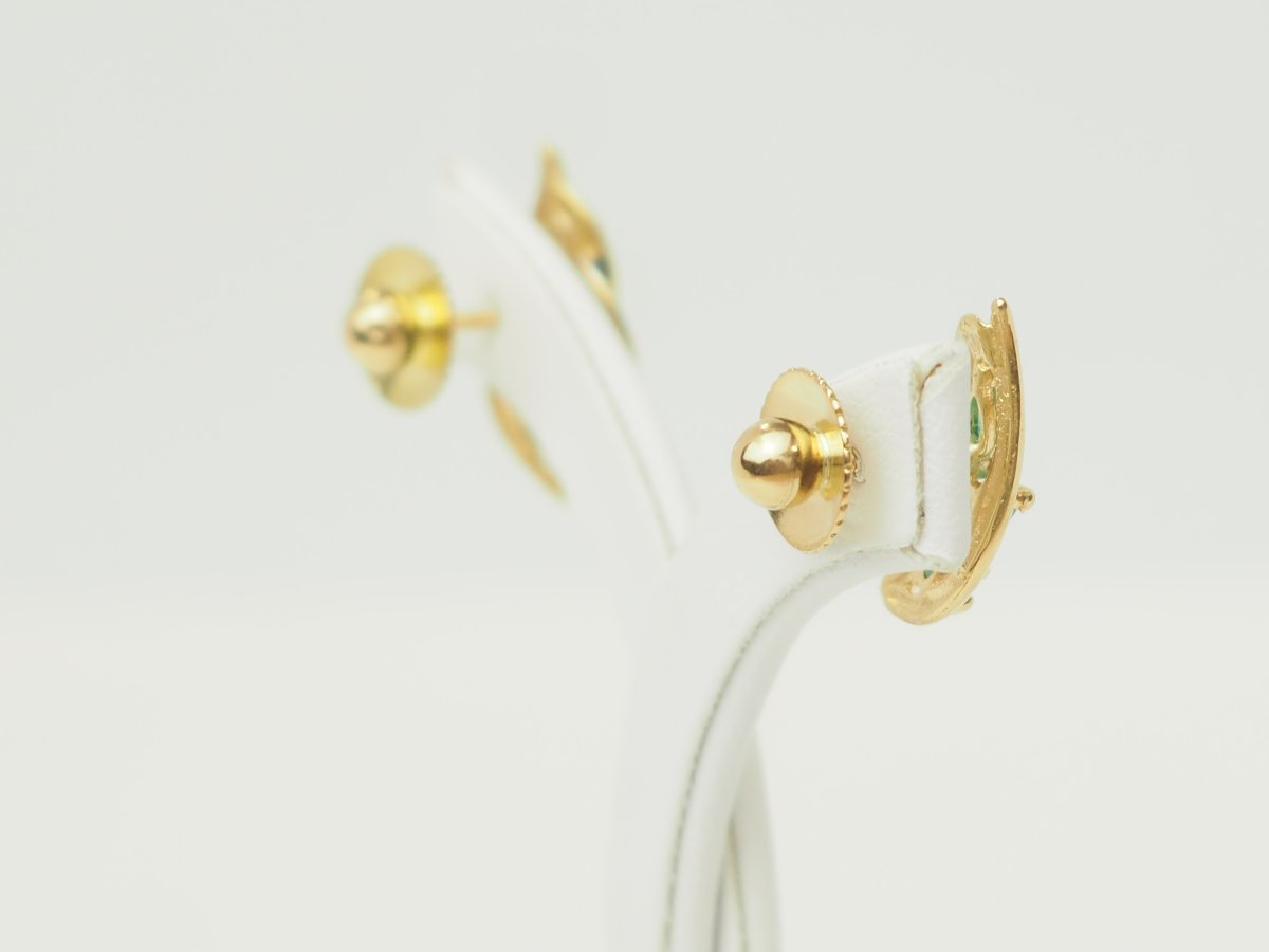 Boucles d'oreilles vintage en or jaune 18 carats et émeraudes naturelles-photo-2