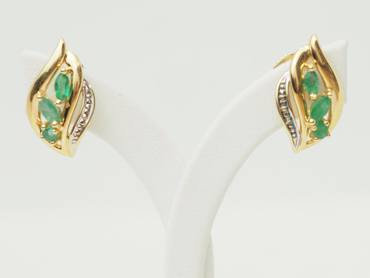 Boucles d'oreilles vintage en or jaune 18 carats et émeraudes naturelles-photo-3