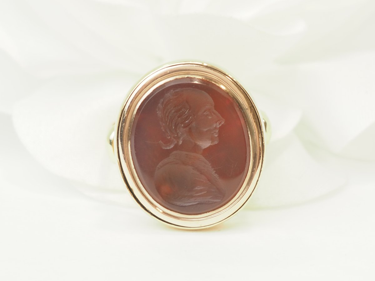 Bague intaille sur cornaline en or jaune et or rose