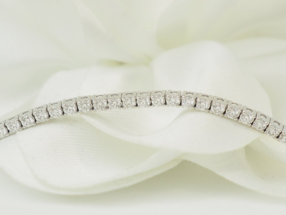 River Bracelet In White Gold And Diamonds 1.84ct
