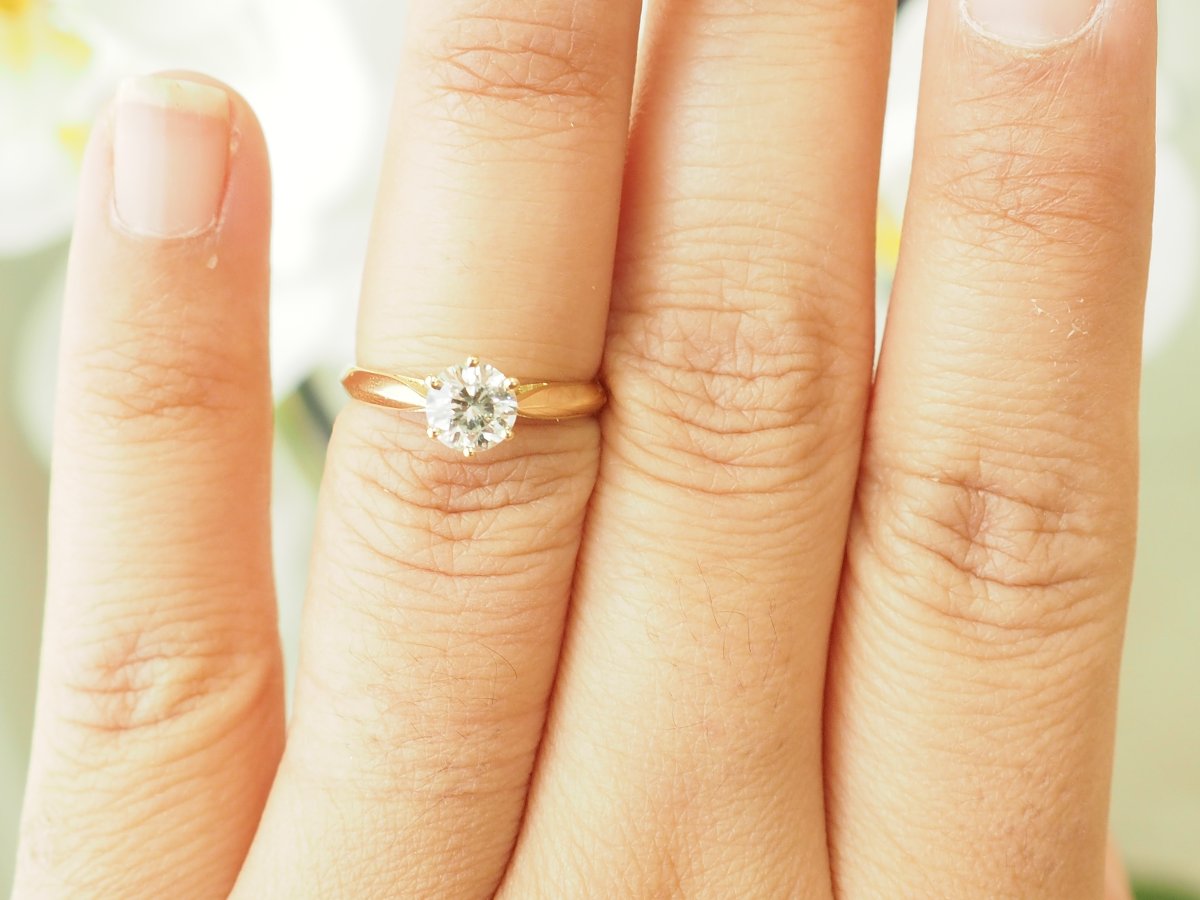 0.74 Carat Lfg-certified Diamond Solitaire In Yellow Gold-photo-2