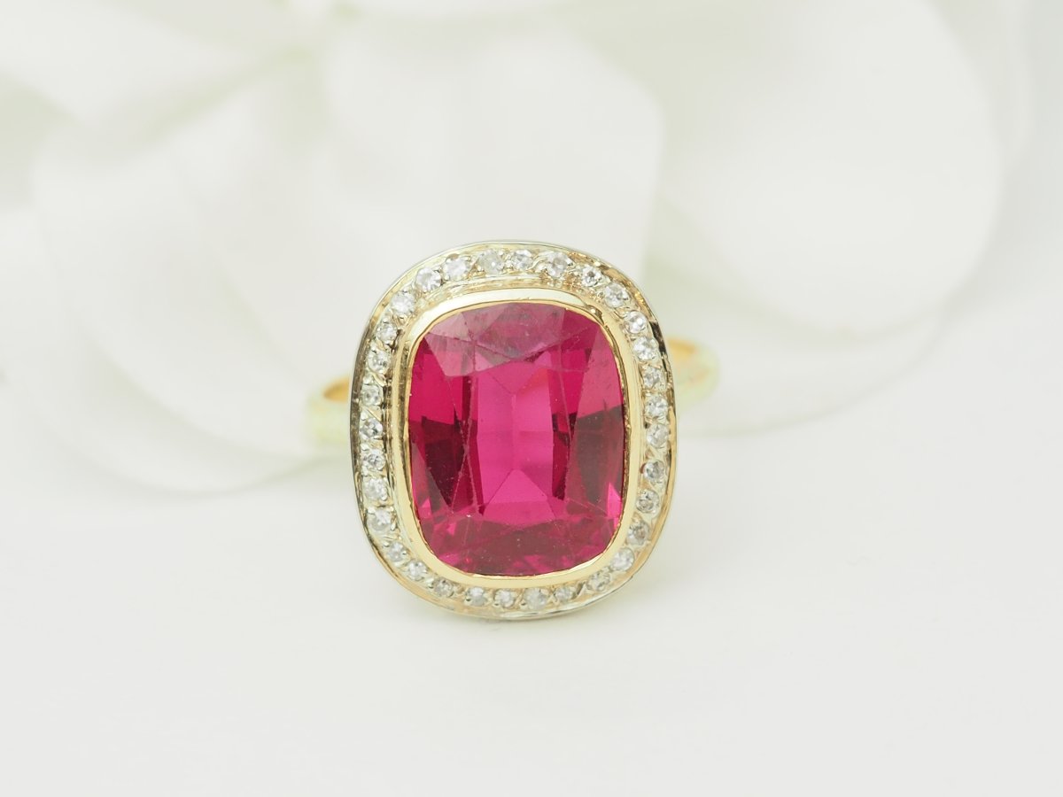 Bague Art nouveau en or jaune rubis de Verneuil et diamants