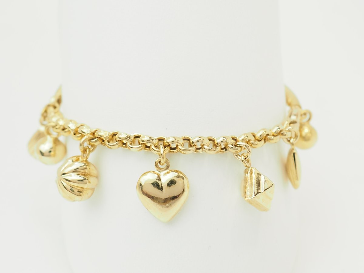18-karat Yellow Gold Charm Bracelet – Heart, Seashell, And Pearl Charms