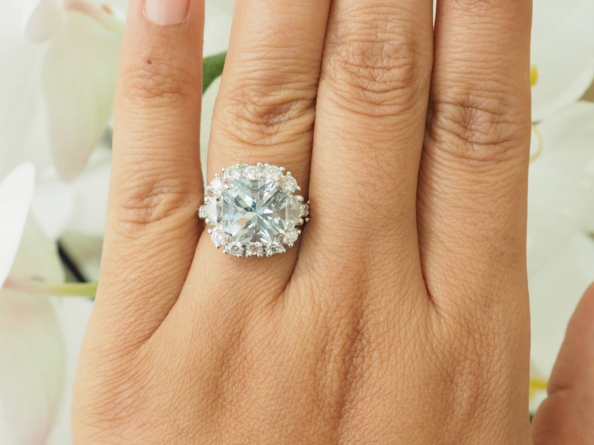Bague entourage en or blanc aigue-marine naturelle non traitée 6 cts diamants E VS1 -photo-2