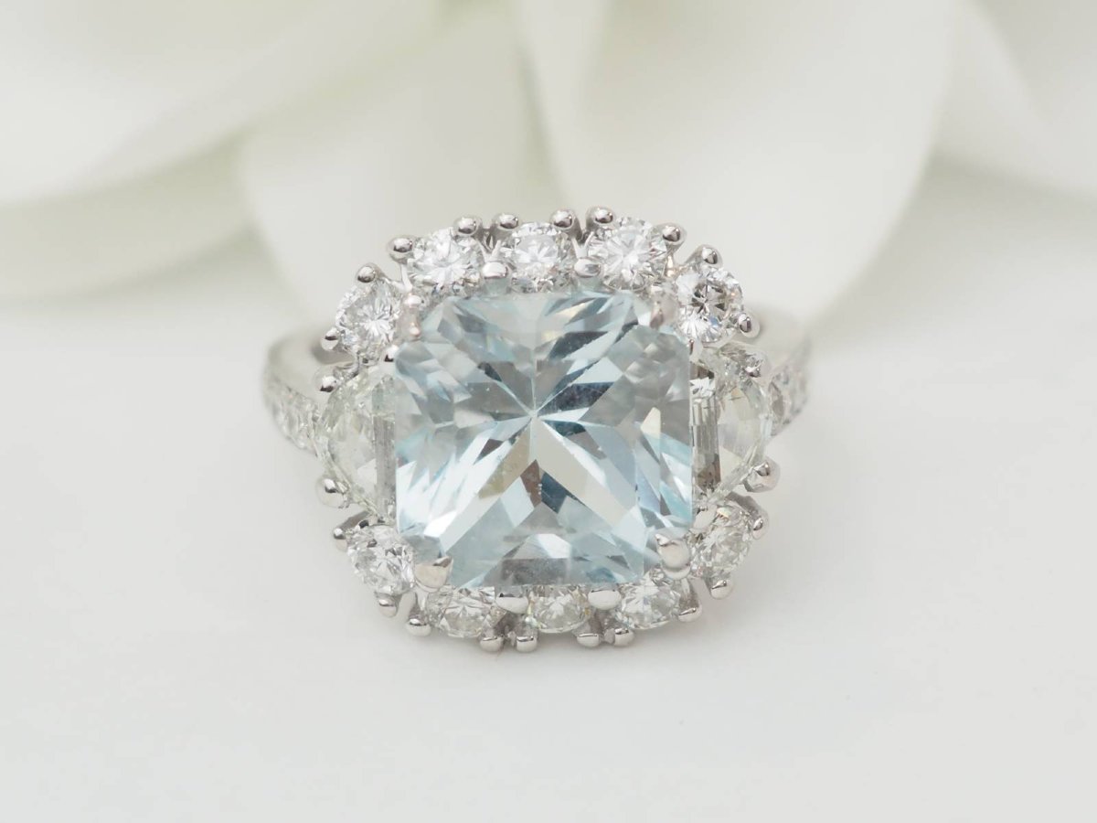 Bague entourage en or blanc aigue-marine naturelle non traitée 6 cts diamants E VS1 -photo-3