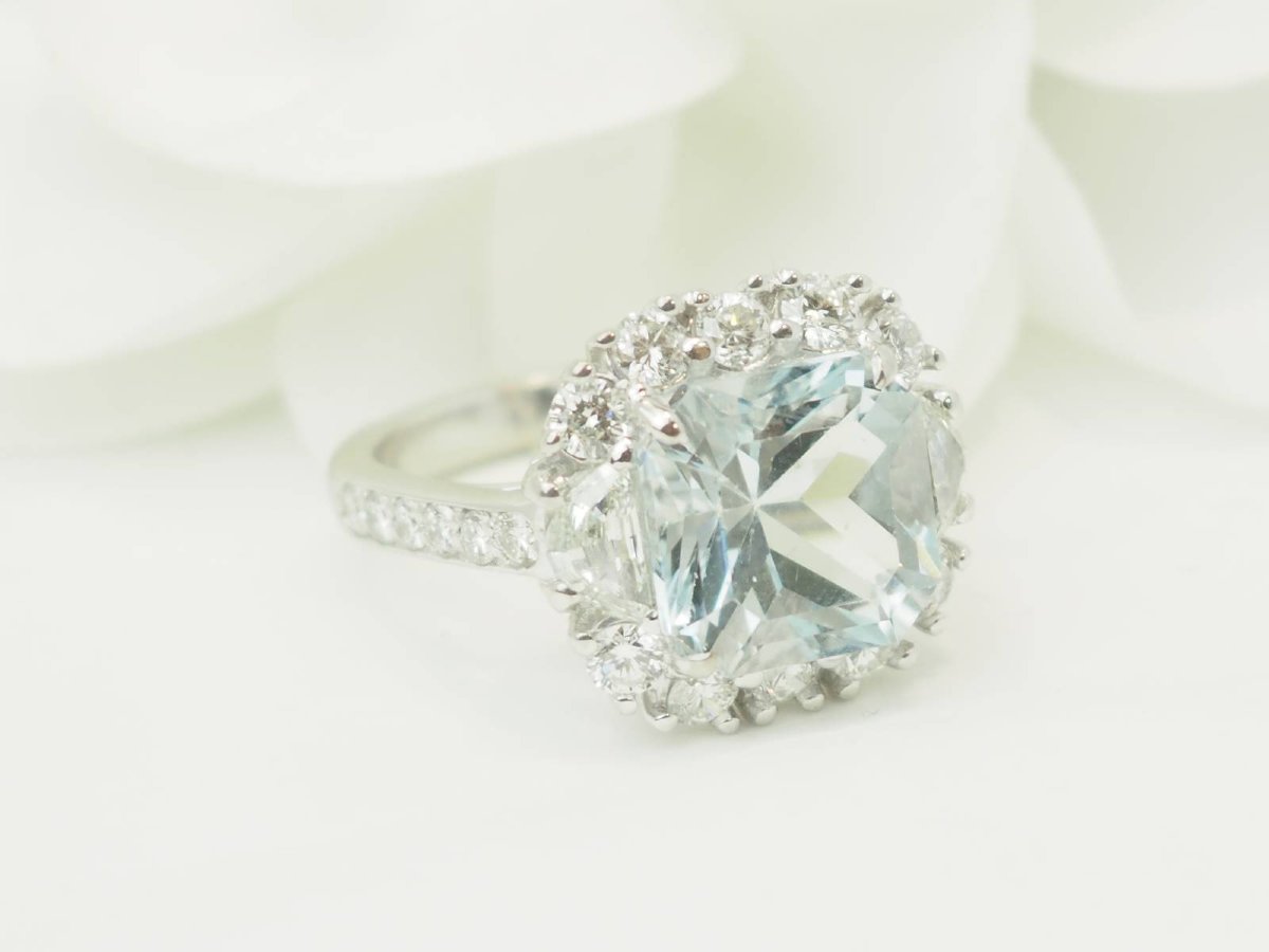 Bague entourage en or blanc aigue-marine naturelle non traitée 6 cts diamants E VS1 -photo-4