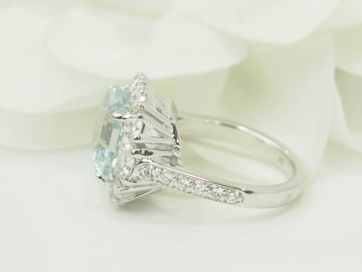 Bague entourage en or blanc aigue-marine naturelle non traitée 6 cts diamants E VS1 -photo-2