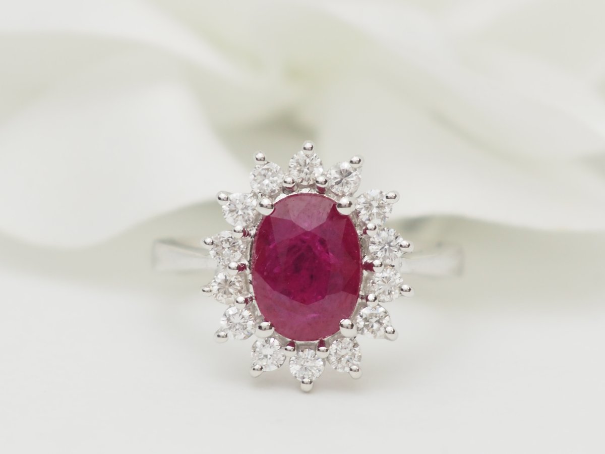 White Gold Band Ring With A 1.91-carat Ruby And Diamonds -photo-3