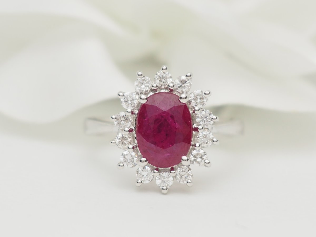 White Gold Band Ring With A 1.91-carat Ruby And Diamonds -photo-4