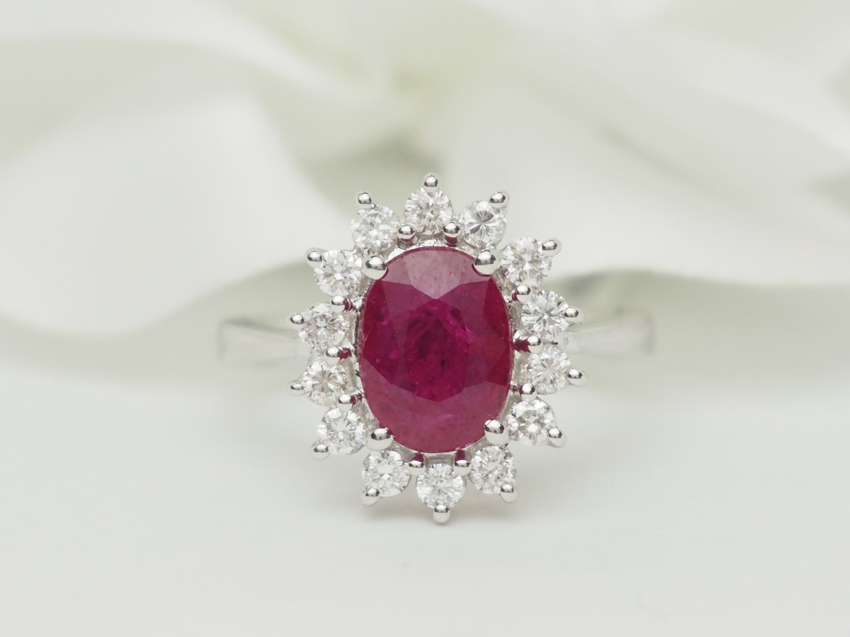 White Gold Band Ring With A 1.91-carat Ruby And Diamonds -photo-1