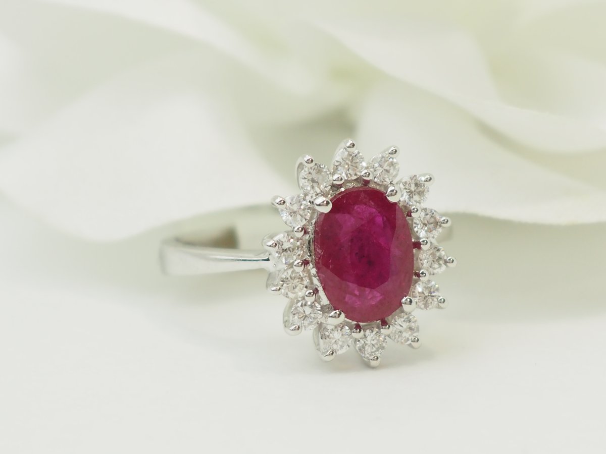 White Gold Band Ring With A 1.91-carat Ruby And Diamonds -photo-2