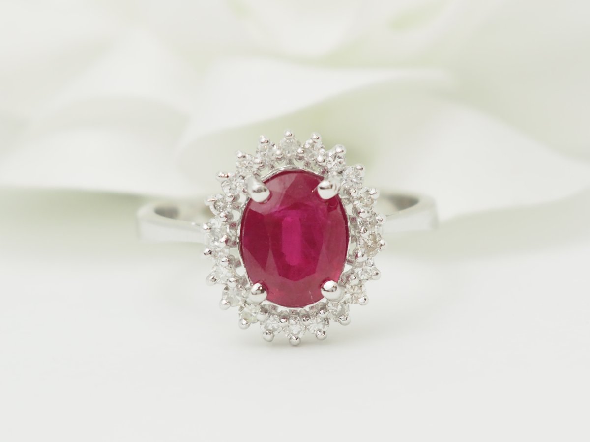 Bague entourage en or blanc, rubis 2,50ct et diamants-photo-2