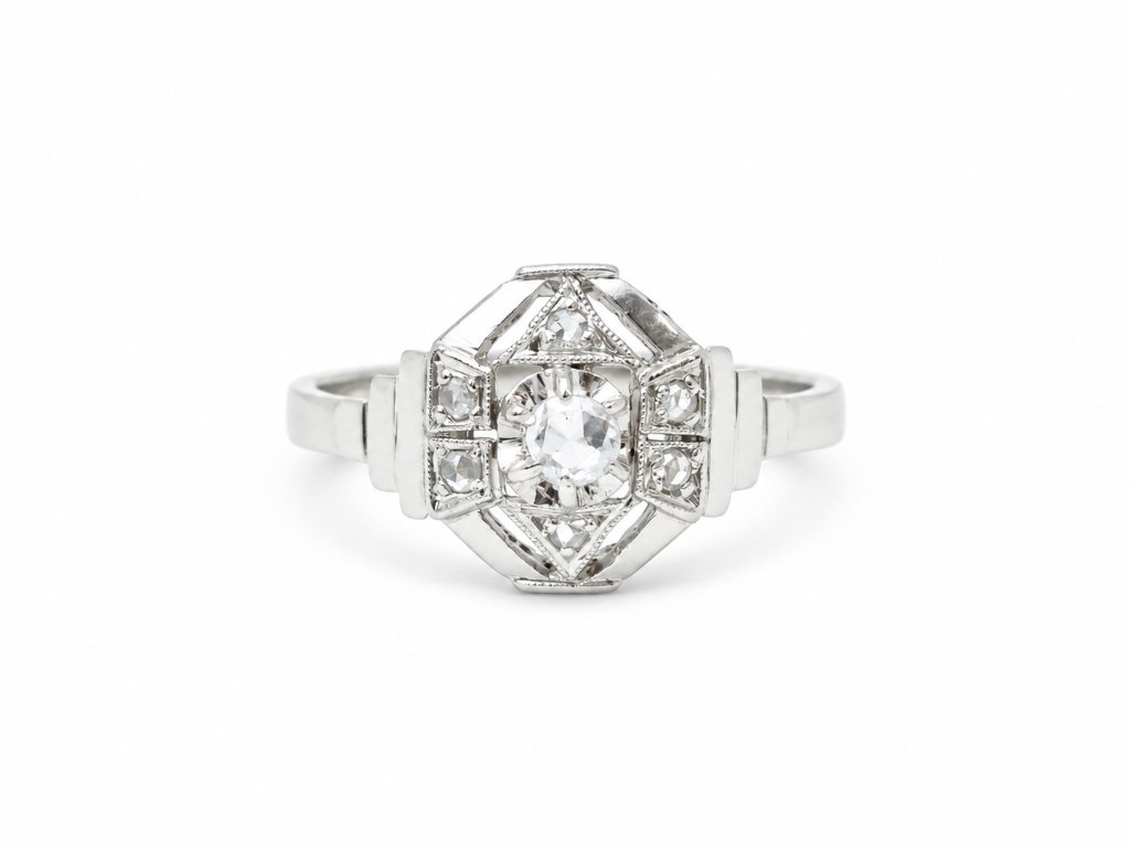 Bague octogonale années 1930 – Or 18 carats et diamants anciens