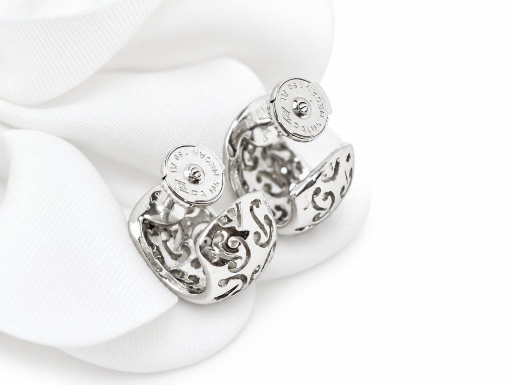 Boucles d’oreilles Poiray vintage monogramme P ajouré – Or blanc 18 carats-photo-2