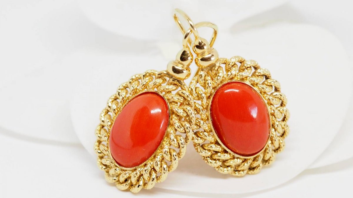 Yellow Gold And Coral Earrings