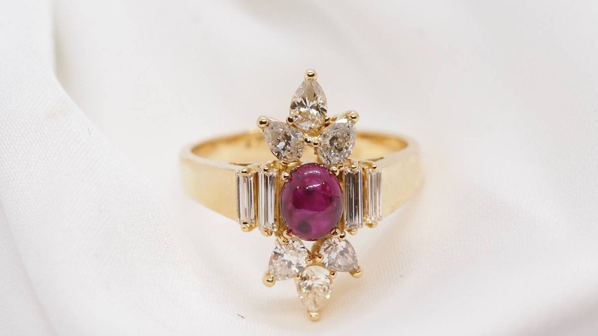 Flower Ring In Yellow Gold, Cabochon Of Rubies And Diamonds-photo-2