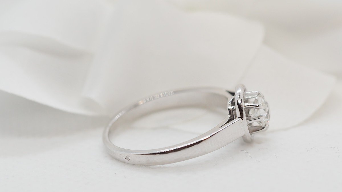 Solitaire Ring In Platinum And Diamond-photo-2