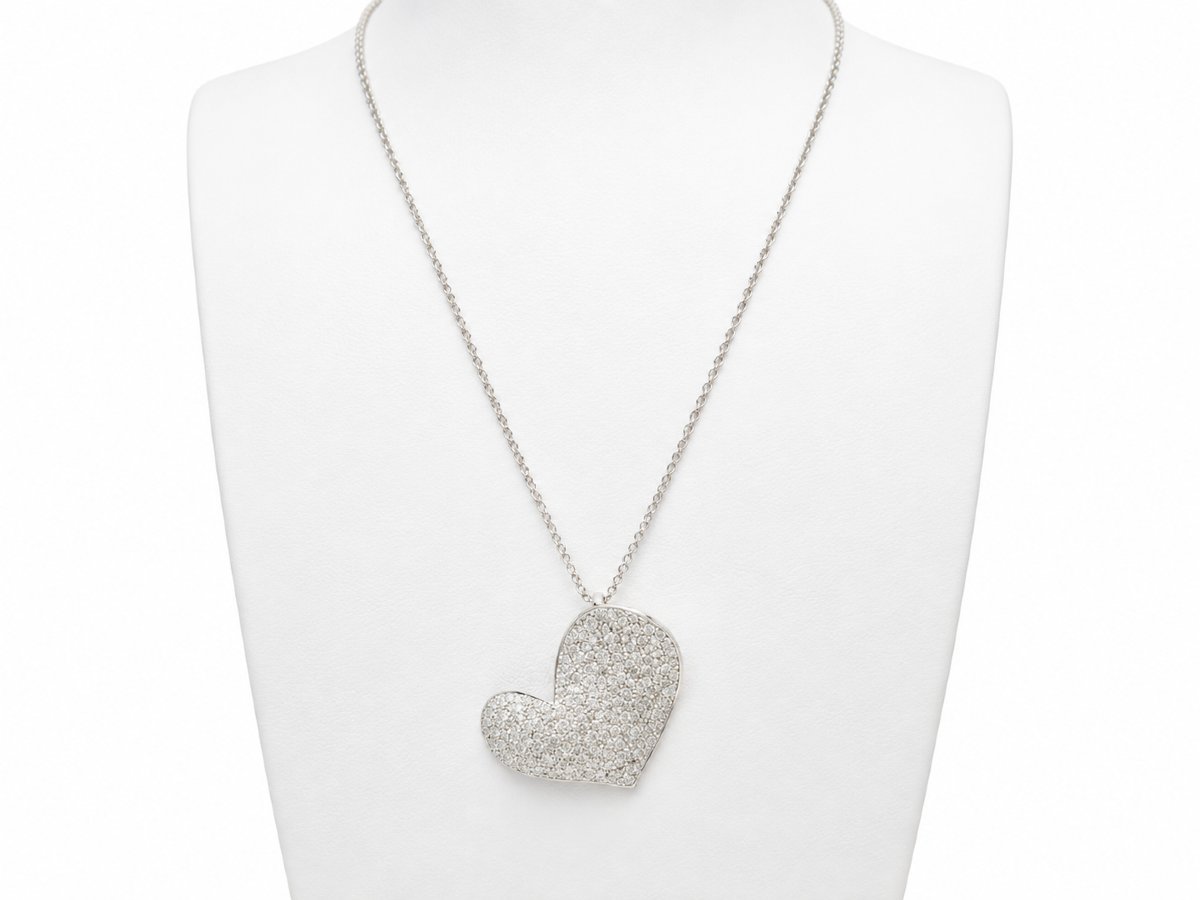 Heart Necklace In White Gold And Diamonds-photo-2