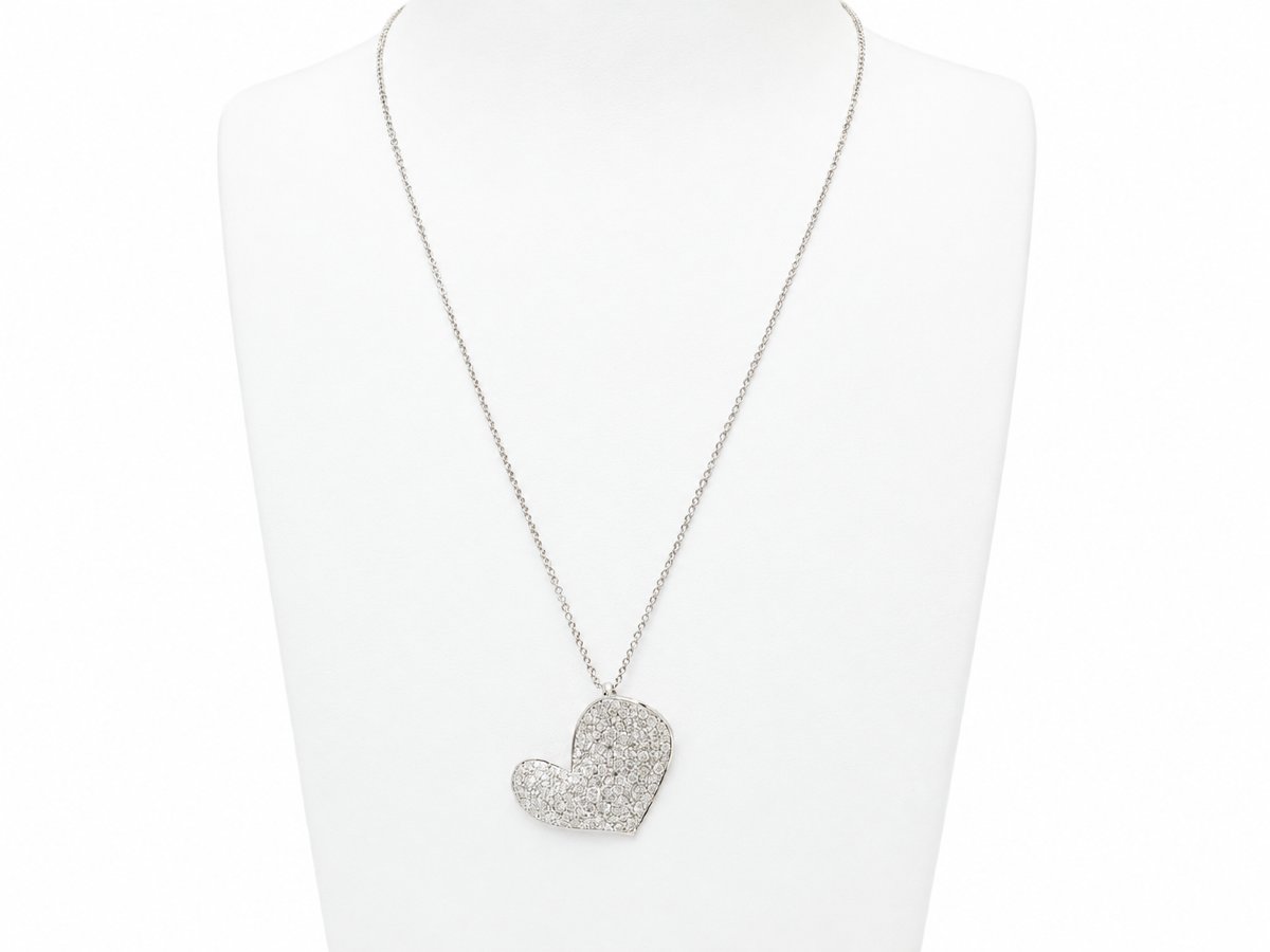Heart Necklace In White Gold And Diamonds-photo-3