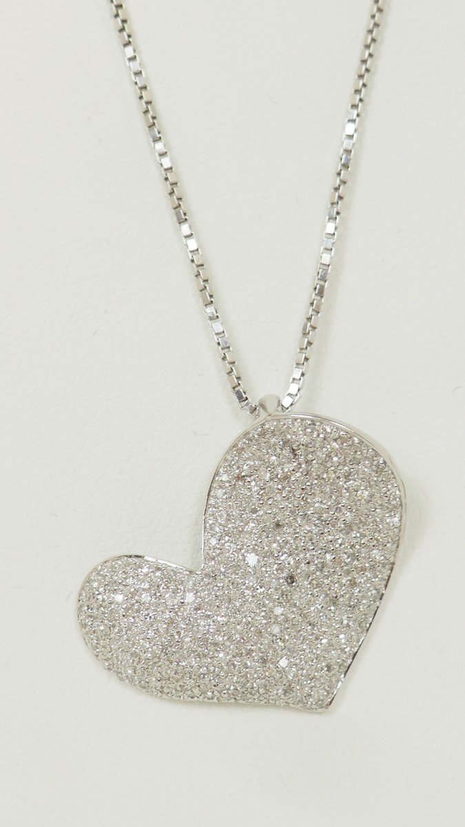 Heart Necklace In White Gold And Diamonds