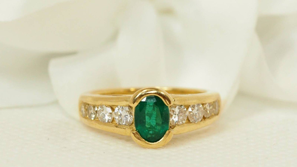 Ring In Yellow Gold, Oval Emerald And Diamonds