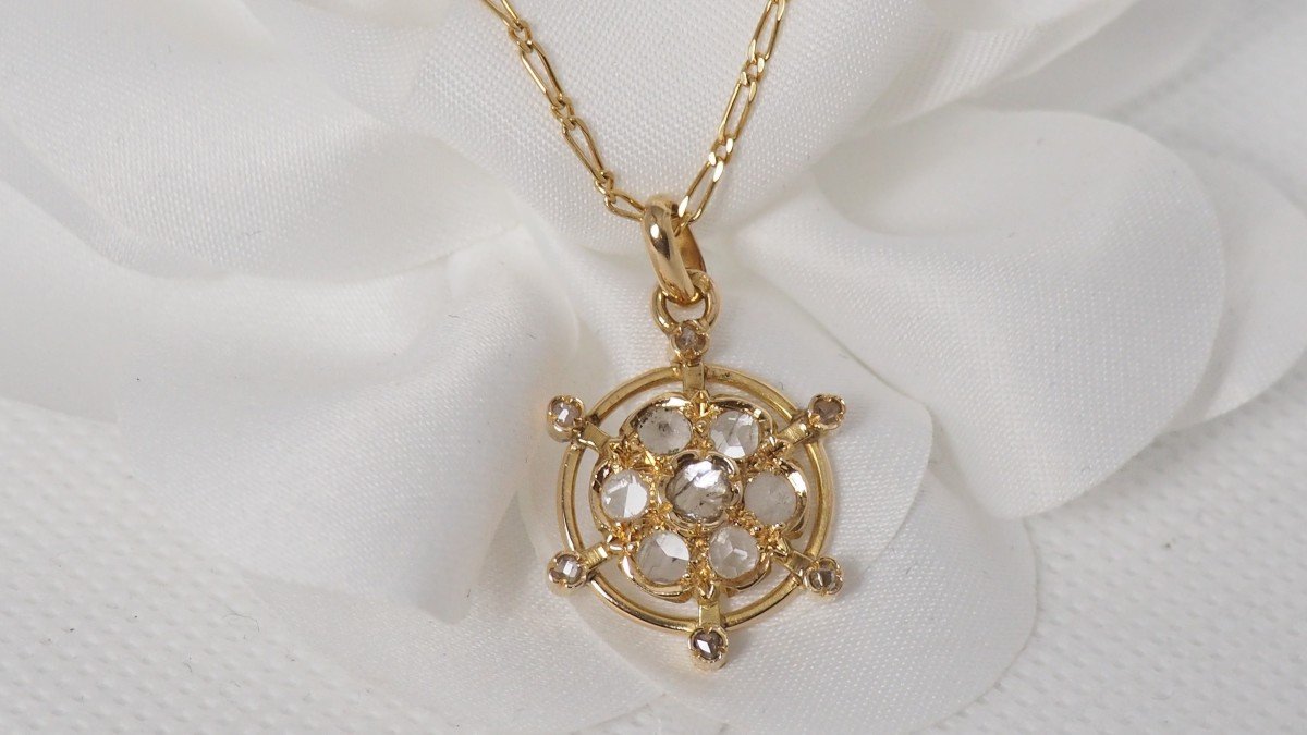Antique Necklace In Yellow Gold And Diamonds