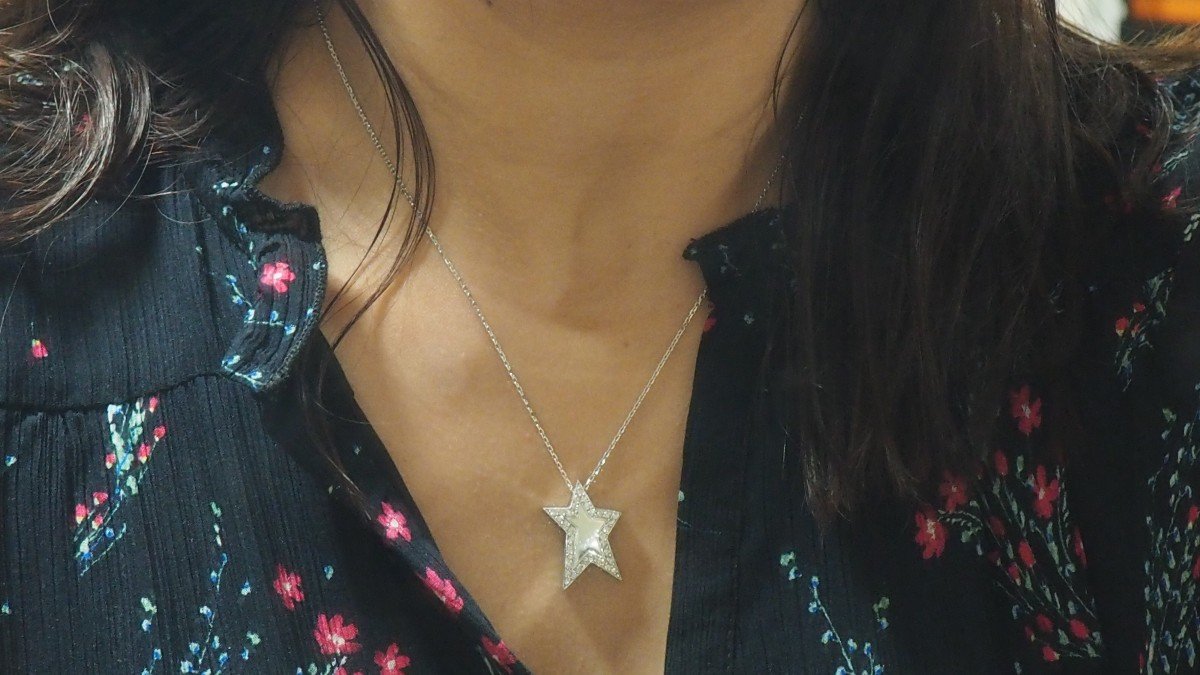 Star Necklace In White Gold And Diamonds-photo-2