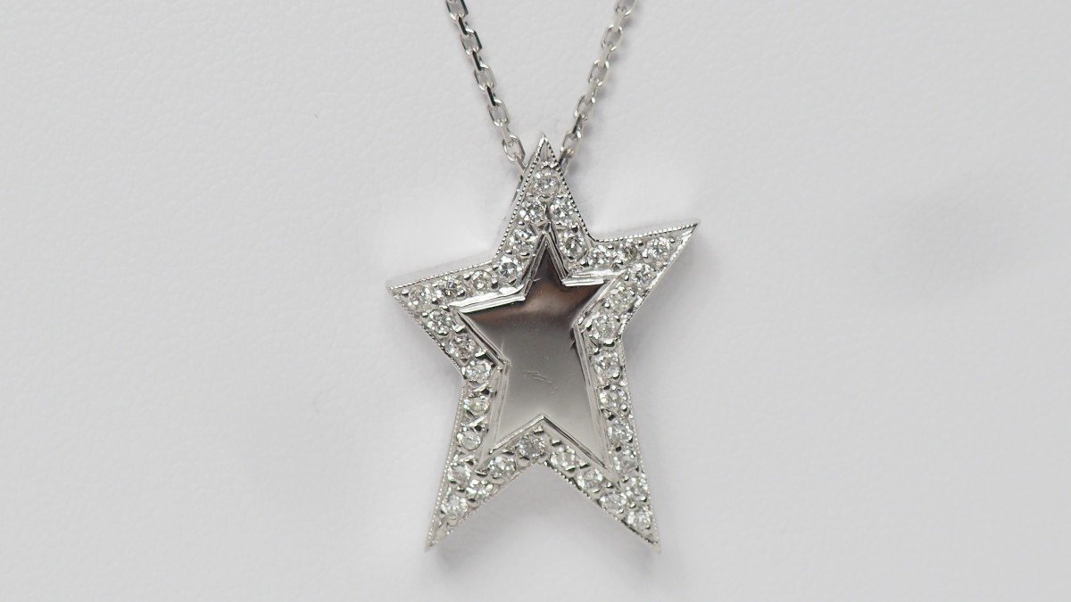 Star Necklace In White Gold And Diamonds