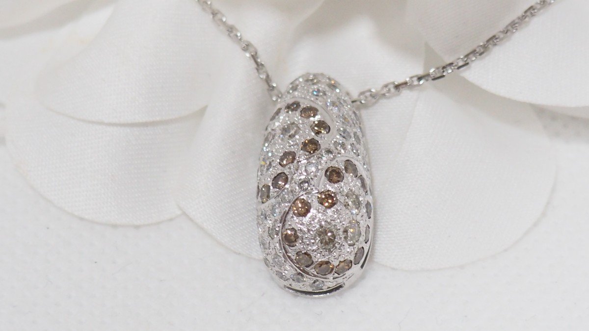 Collier En Or Gris Serti de Diamants blancs et diamants cognac