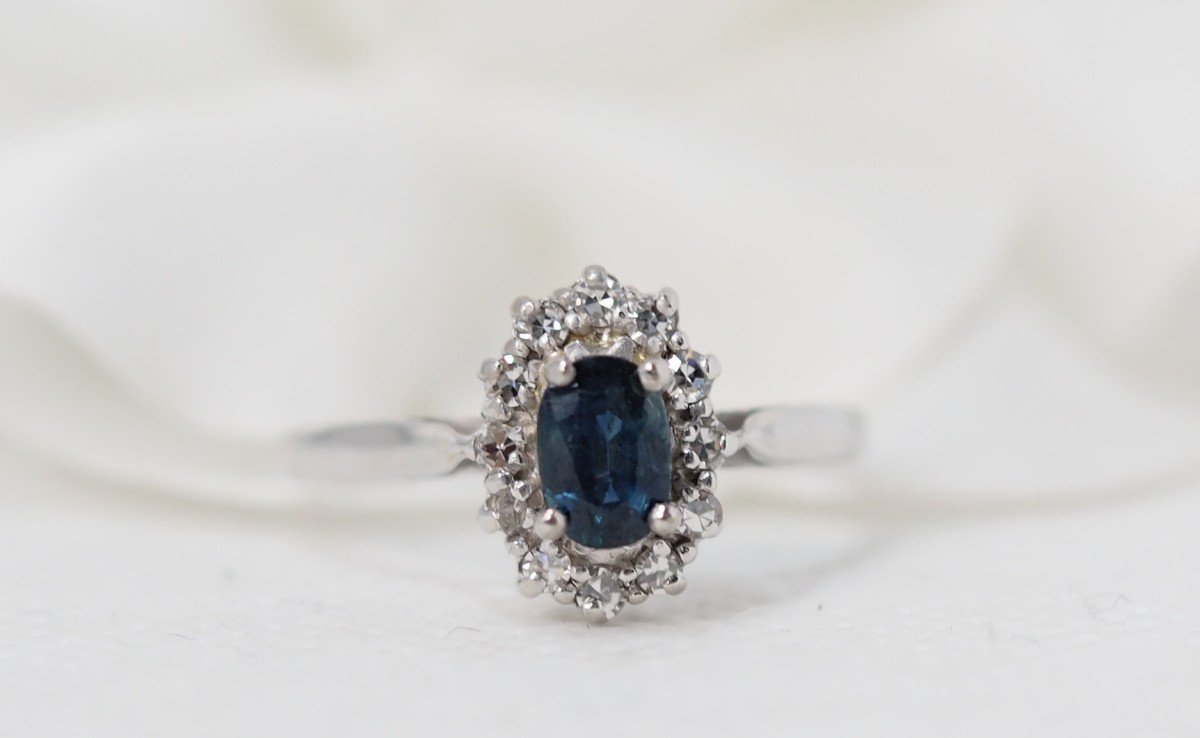 Marguerite Ring In White Gold, Sapphire And Diamonds-photo-2