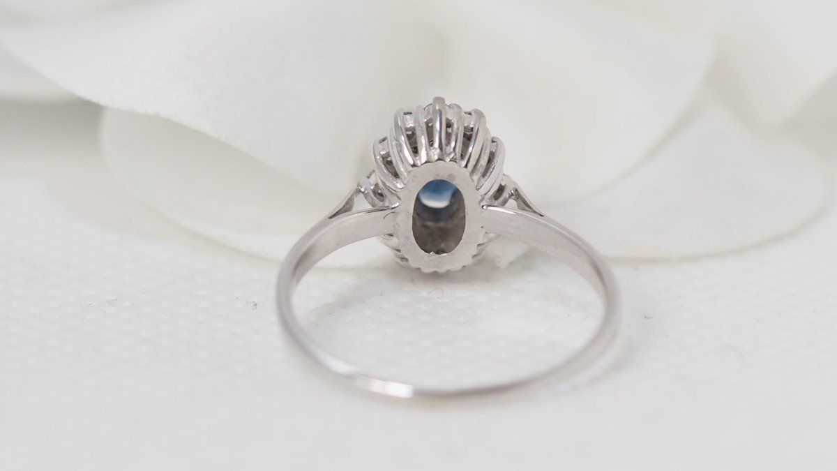 Marguerite Ring In White Gold, Sapphire And Diamonds-photo-2