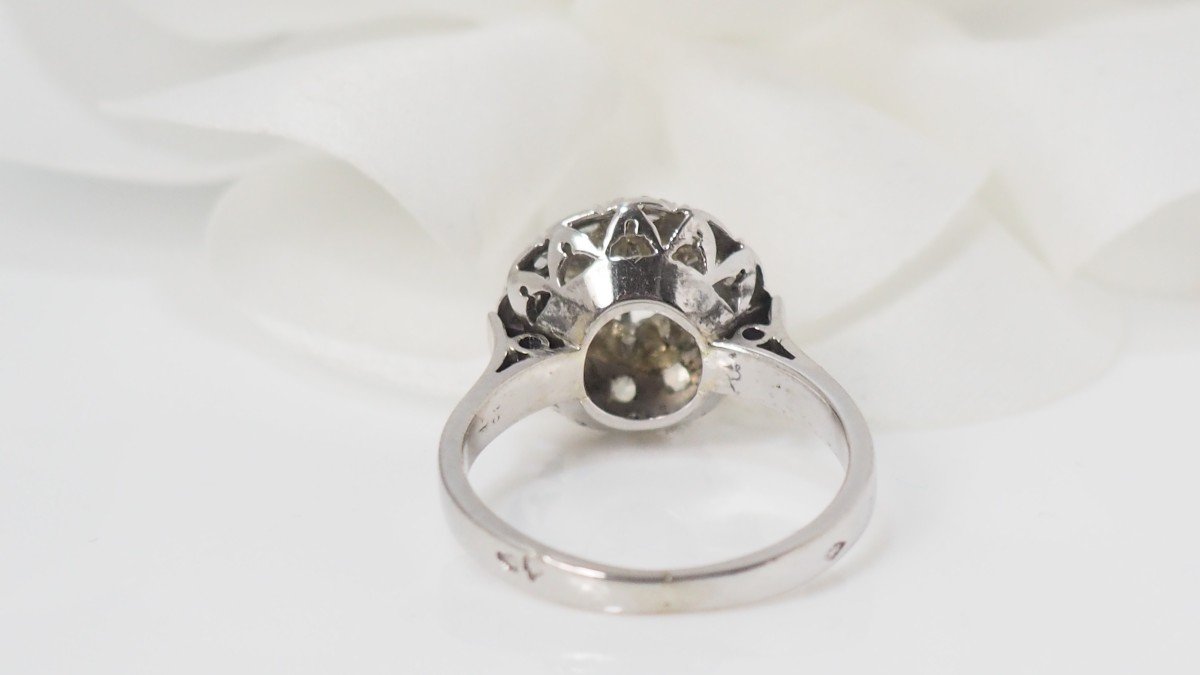 Marguerite Ring In White Gold And Platinum Set With Diamonds-photo-1