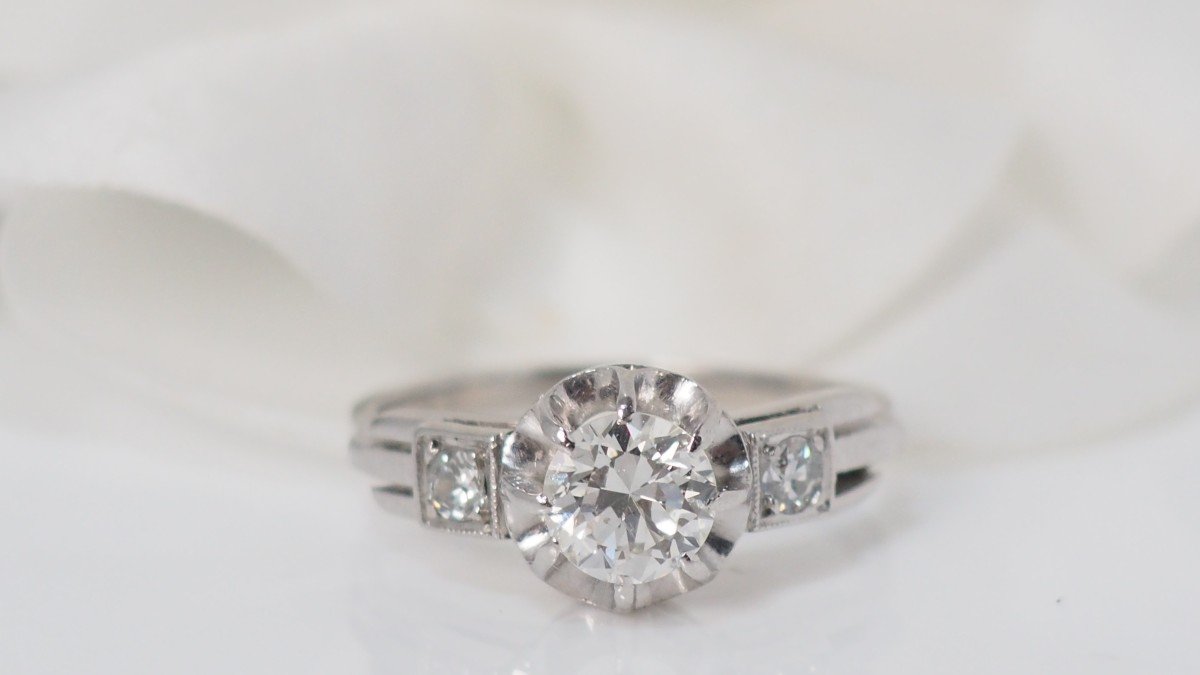 Solitaire Ring In Platinum And Diamonds-photo-2