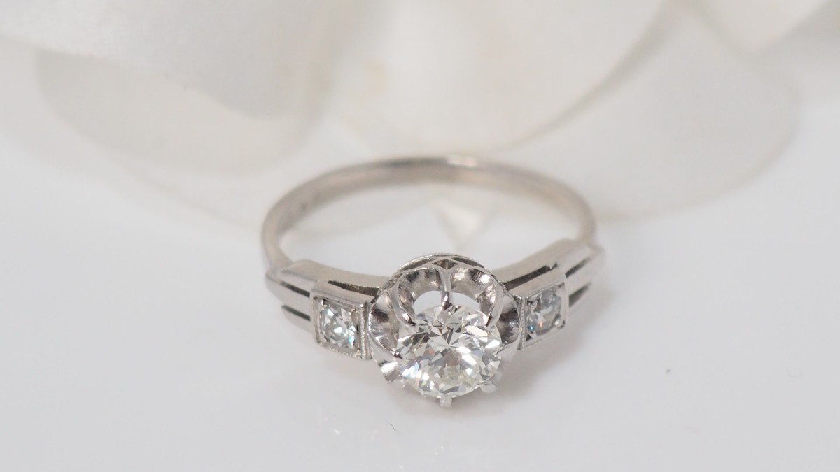 Solitaire Ring In Platinum And Diamonds-photo-3