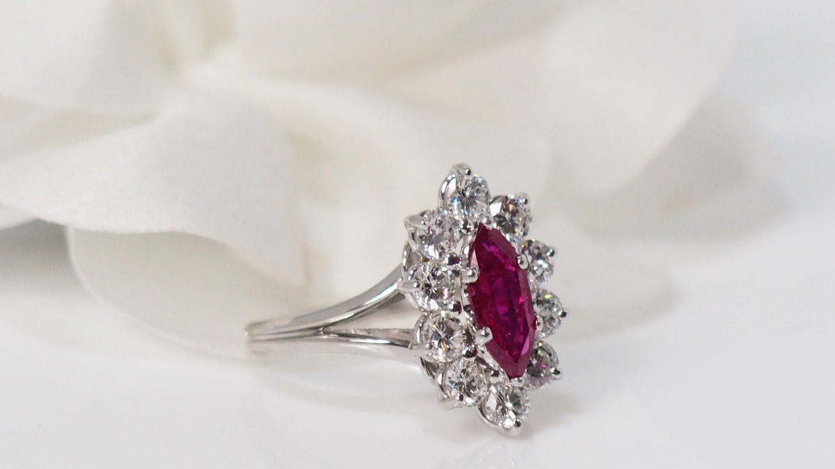 Bague Entourage, Rubis Navette Et Diamants-photo-3