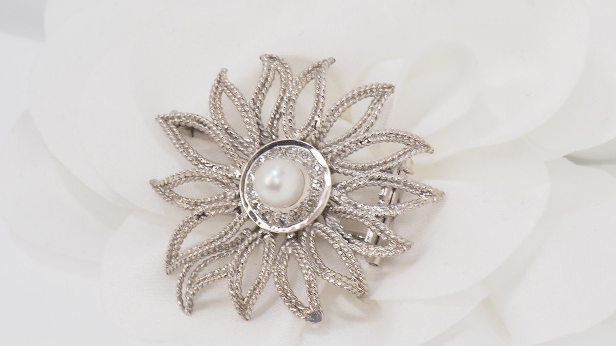 Broche Fleur ajourée En Or Gris, Perle De Culture Et Diamants-photo-2