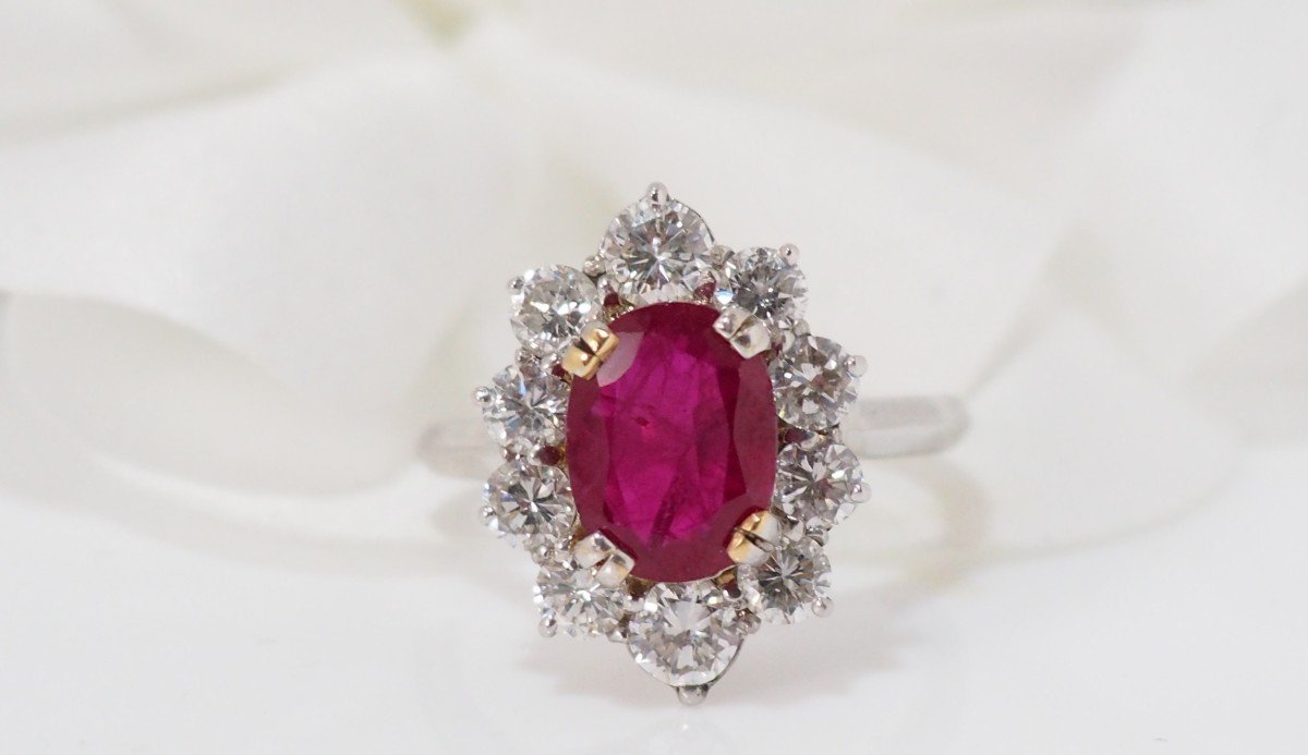 Bague Marguerite En Or Blanc, Rubis Et Diamants